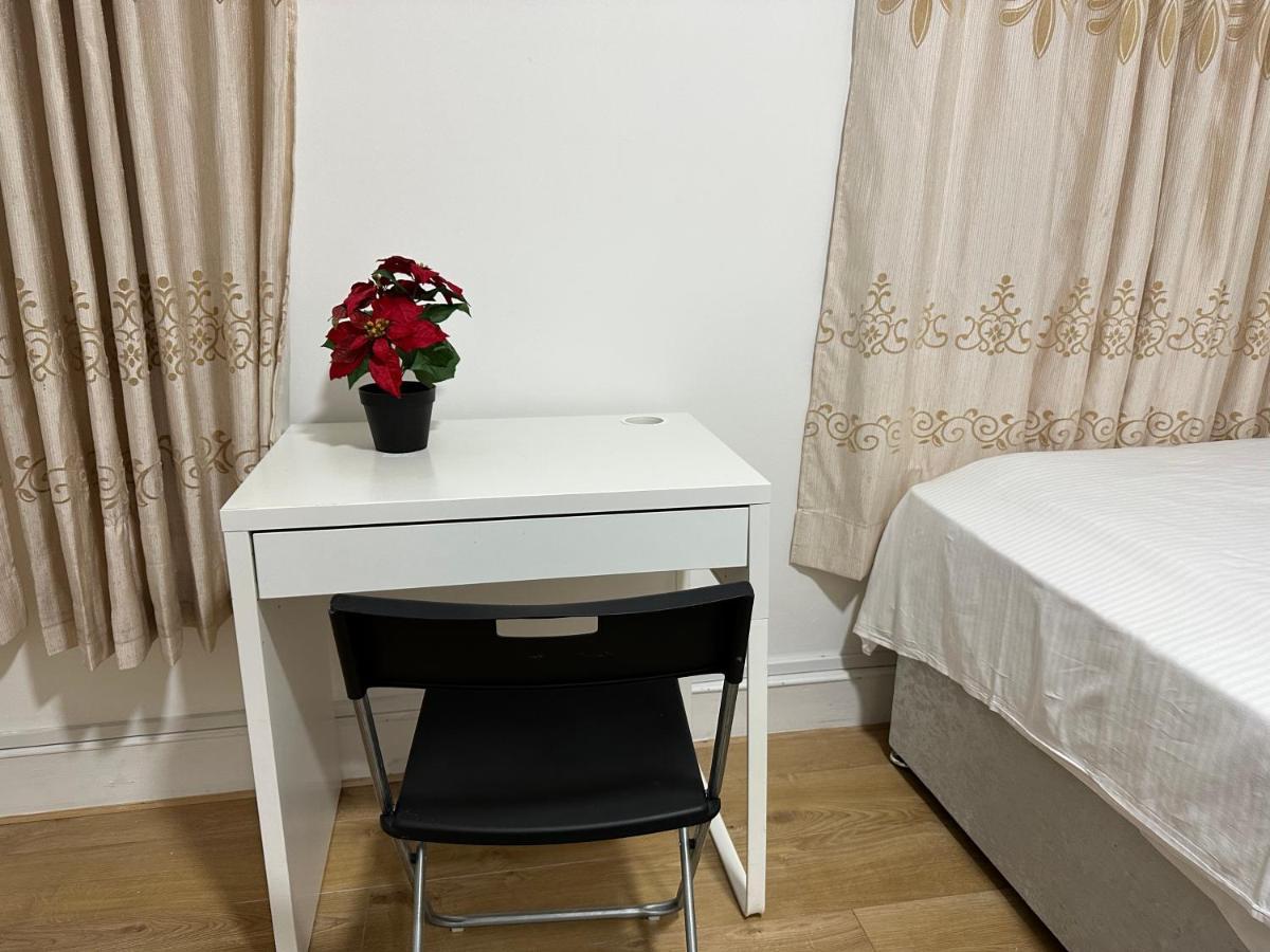 לונדון City Lodge Shadwell מראה חיצוני תמונה